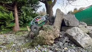 83 Axial Capra - Big Rock Crawling - new Track