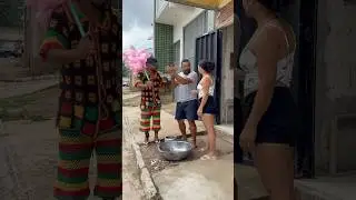 O cria vendendo algod&atilde;o doce #viralvideo #video #shorts #short #yutubeshorts #shortvideo
