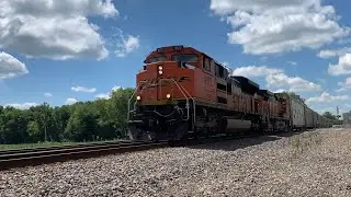 70 mph Stack/Autorack train w/ SD70ACe leader!! BNSF Transcon: Emporia sub..08/21/2022