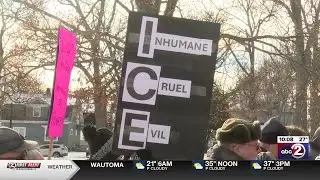 Green Bay community protests ICE, Trump administration during &lsquo;No ICE No War&rsquo; demonstration