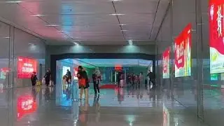 和老公到车站接人，一听是美女老公跑的比我还快，藏不住的开心啊 #乡村生活#摇出我的新年本命穿搭#便宜好吃的零食