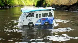 Mencari mobil mobilan hanyut, mobil kontener, mobil molen, mobil ambulans, bus telolet, bus basuri