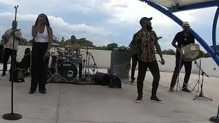 South Florida Reggae Band Vibing