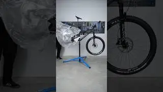 Building a Canyon Spectral CF 9 ASMR😍🔊 #mtb #shorts #asmr