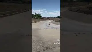 HOW IS THIS A REAL SKATE SPOT??? 😱 #skatespot #ditch #skateboarding