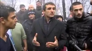 Традиционният бой за кръста в Ботевград (видео)