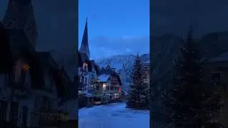 Celebrating the joy of the season in breathtaking Hallstatt alongside, Austria ❄️🇦🇹😍