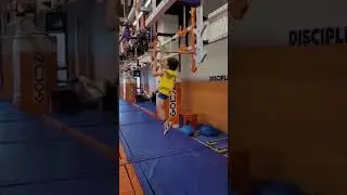 Incredible 8 year old brother #loop  #ninja #ninjawarrior #נינג  #נינגה #strength #fast #נינגהישראל