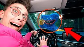 Lorsque votre drone aperçoit HUGGY WAGGY sur la route fantôme, N'essayez pas de le dépasser !