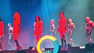 Itzy concert performing racer and kidding me now performance live on stage 