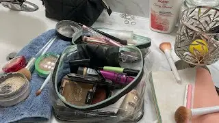 ORGANIZING MY MAKEUP BAG
