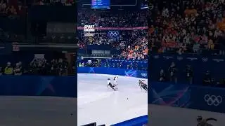 Putting his body on the line for the perfect shot 😂😳 (🎥 TT/federica.ollio) #winterolympics