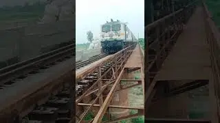 100 kmph speed of Train on Steel Bridge very dangerous to stand here #indianrailway #railway #new