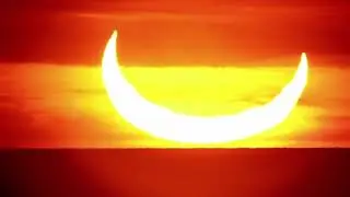 Person Witnesses Double Sunrise During Solar Eclipse - 1407716