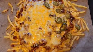 Selbstgemachte Chili-Cheese-Fries. Selbstgemacht schmeckt doch am Besten #food #potato #fries