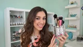 Makeup 101 - Brush Cleaning