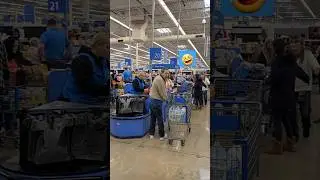Winter Ice storm panic shoppers hit Walmart.#winterstorm #walmart #shopping #panicsituations #bread