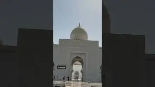 Sheikh Zayed Grand Mosque Centre || Abu Dhabi&rsquo;s star attraction #shorts
