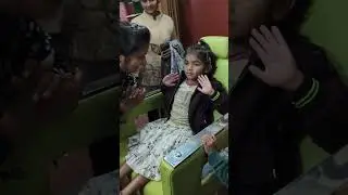 Little cute girl's ear piercing😍🥰🤩✌️❤️🛒🏷️अगर आपको भी नाक और कान छिदवाना है तो हमारे यहां आ जाएं 