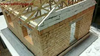 stavba modelu domu