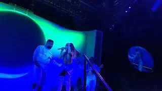 right there / youll never know / break your heart right back -Ariana Grande Birmingham UK 14/09/2019