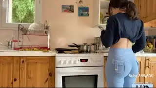 Kaellyn Cooking Stream Kick