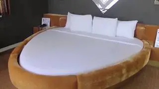Welcome to the Commack Motor Inn (Fall 2018)