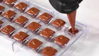 Pyramid Candy Mold & Chocolate Mold - RWP0647C - Restaurantware