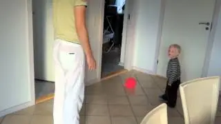 Sebastian er i hopla og fjoller rundt