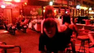 тайки отжигают сои6 паттайя (thai girls soi 6 Pattaya)