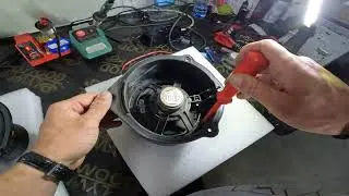 Installing Ground Zero GZRK 165SQ Rear Mid Bass Speakers Audi A6 (4F,C6) 2004-2011