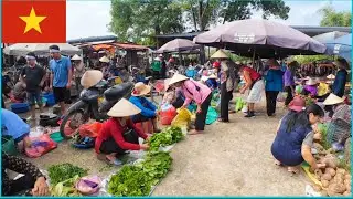 The Largest Rural Market with Rustic Produce in Northern Vietnam&rsquo;s Red River Delta .