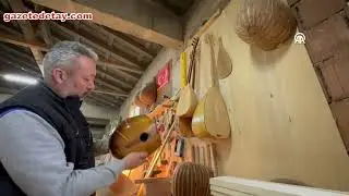 Ata yadigarı atölyede el yapımı bağlamalarla kültürü yaşatıyor