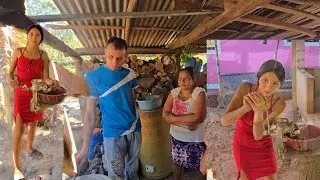 ASI MOLEMOS EL CAFÉ EN MOLINO DE MANO COMO LO ASIAN ANTES LOS ABUELOS 🤗