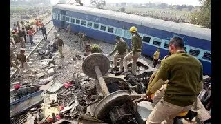 RAILWAY TO ELIMINATE ALL UNMANNED LEVEL CROSSINGS BY 2018 |   7938 LEGO TRAIN CRASH |