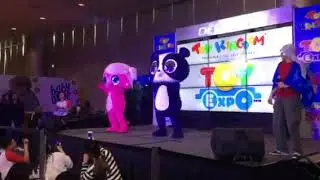 Littlest Pet Shop Minka Mark & Penny Ling dance the LPS theme at Toy Expo 2018
