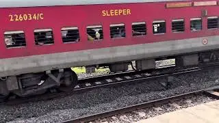 Gorakhpur Bandra Aarival & 19045 Tapti Ganga Ka Departure #vlog #railway