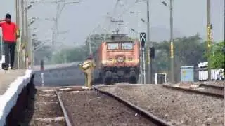 Fancy ED WAP-4 22224 rises and kicks up dust at 95 kmph !!!
