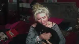 my cat  pyewacket hates me when i sing lol