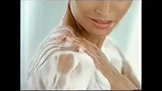Реклама Dove Крем-гель для душа Наслаждение и забота 2010