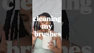 Cleaning my makeup brushes ❤️ #beauty #asmr #makeup #brushes #grwm #relatable #girl #girly #cleantok