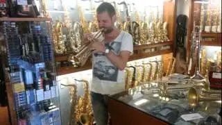 Fabrizio Bosso prova tromba Hub Van Laar b7 - Negozio Raffaele Inghilterra strumenti musicali