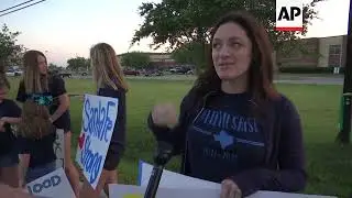 Santa Fe Community Greets Students Upon Return