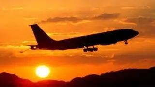 Los - On a plane Lyric Video