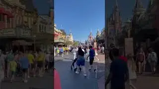 Magic Kingdom Crowd Check!