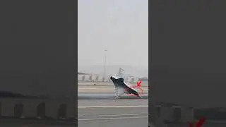 Шокирующая авария самолета Tejas во время демонстрации на авиашоу!