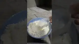 Scrunchy cornstarch scoops #cornstarch #asmr #satisfying