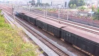 [HD] The Southbound freight train no. 51661 haul by HXD1C 0104 at TuTong