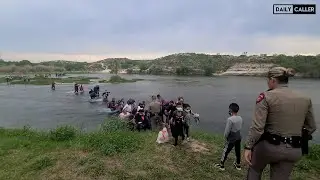 Border Crisis Continues : Large Group of Venezuelan Migrants Crossing Into Texas Illegally