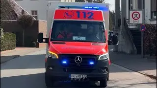 Der neue RTW 82-83-01 auf Einsatzfahrt